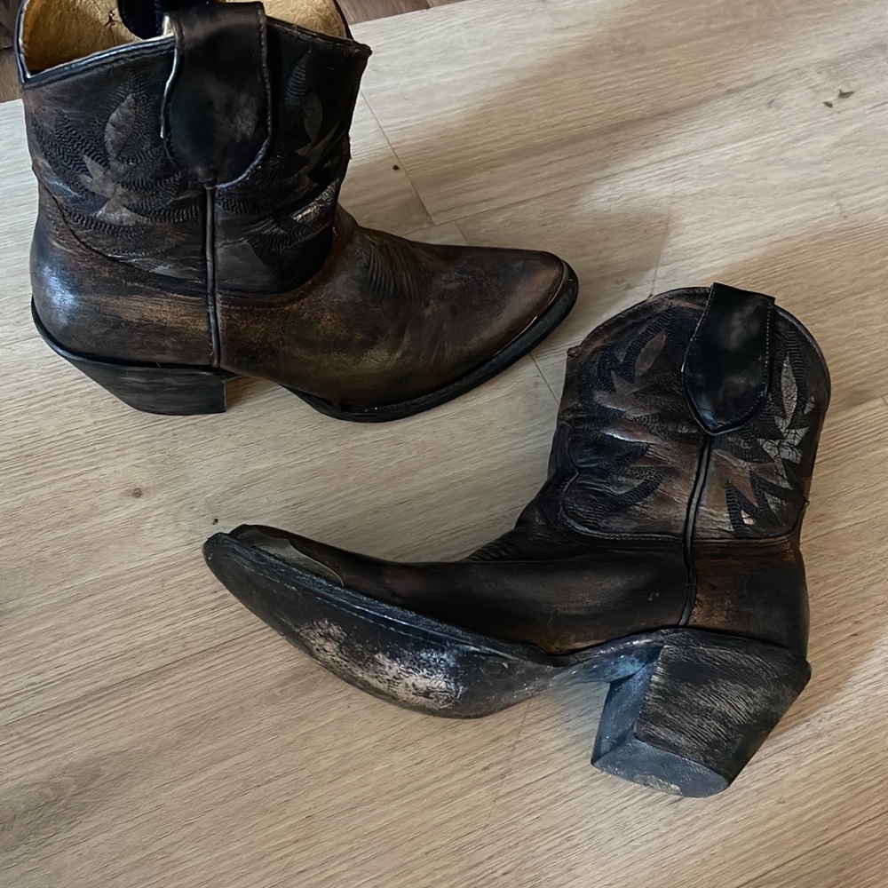 Miranda Lambert cowgirl Boots